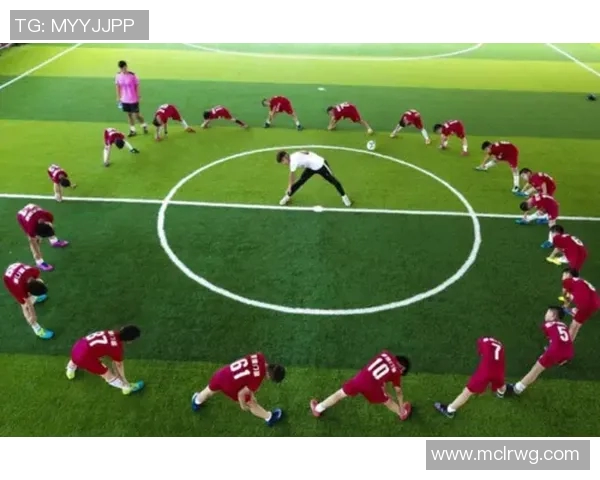 上海足球队的节奏变革引发热议推动城市足球新发展与未来展望 上海足球队的节奏变革引发热议推动城市足球新发展与未来展望